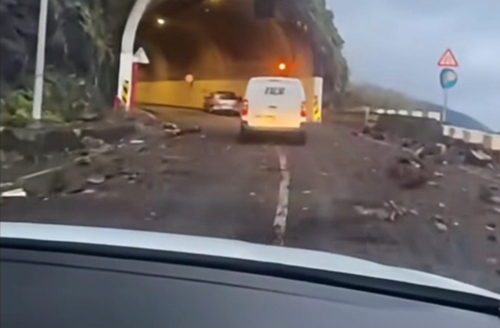 Continuam a cair pedras no Seixal (com vídeo)