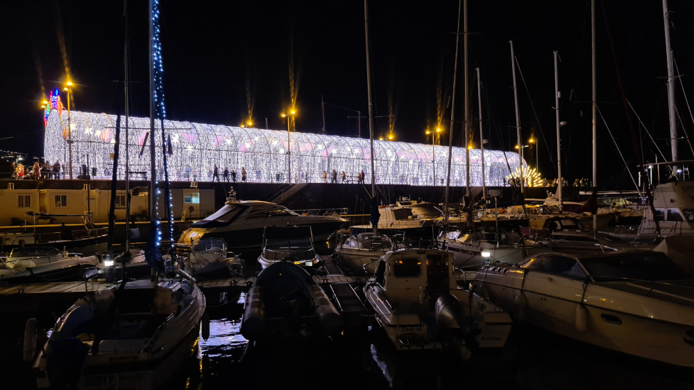 Fogo de artifício mantém-se à meia noite