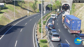 Tr&acirc;nsito parado na zona do Cani&ccedil;o