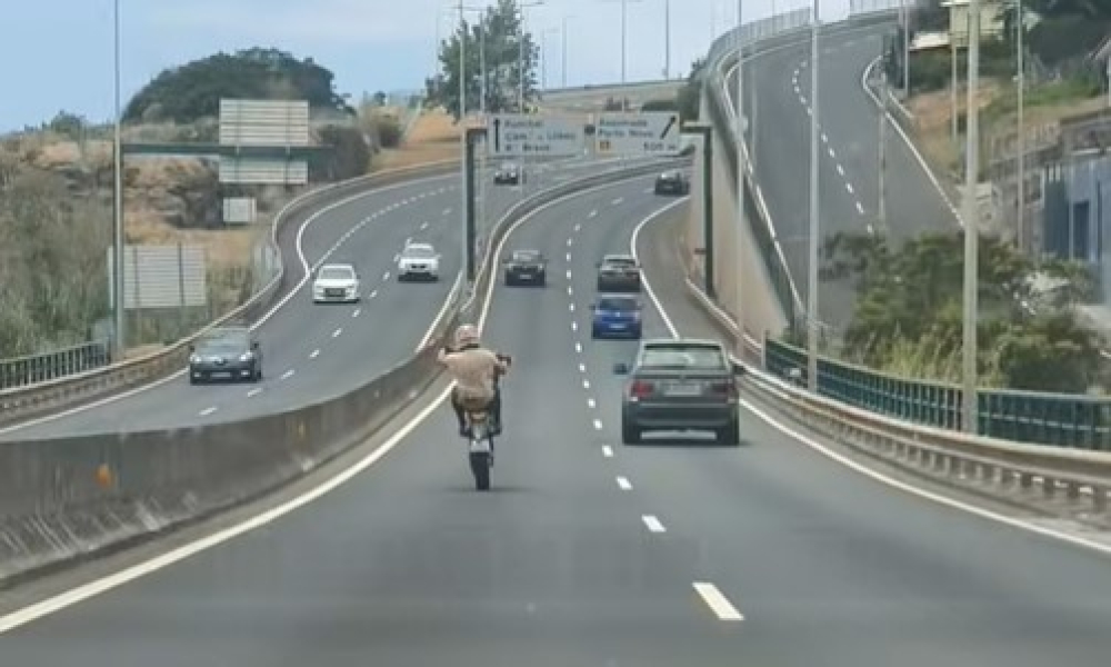 Condutor faz "cavalinho" na Via Rápida (com vídeo)