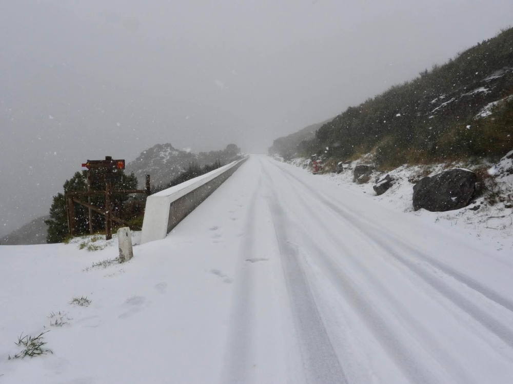 Depressão REGINA provoca neve nos pontos altos, rajadas até 130 km/h e cancela 70 voos na Madeira