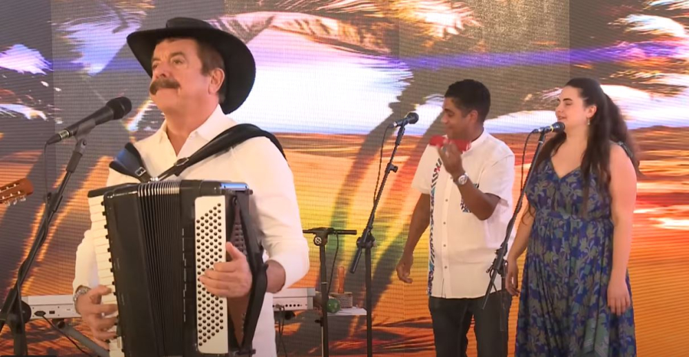 Já conhece a música "Acredita em mim" de Quim Barreiros? Veja o vídeo.