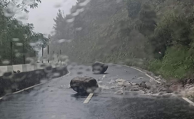 Queda de pedras acima do Terreiro da Luta