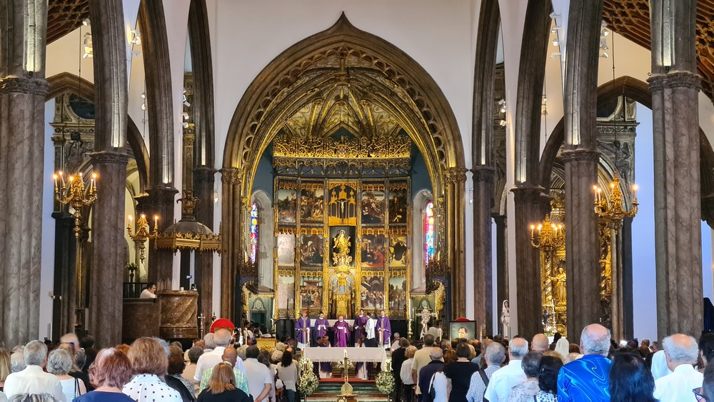 Centenas na despedida do Bispo Emérito do Funchal