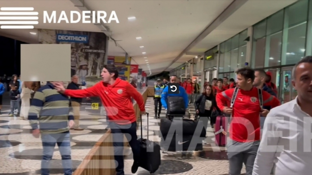 Presidente do Marítimo agride adepto. O vídeo foi captado pela RTP-Madeira