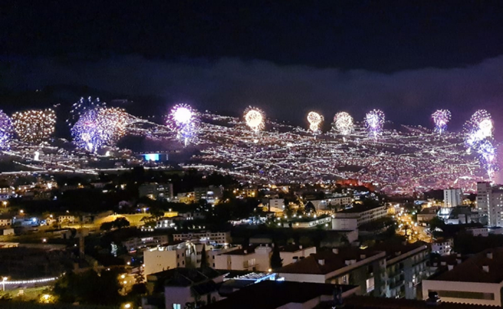 Governo prepara decisão sobre o fogo de artifício