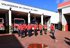 Carro em chamas na Quinta Grande