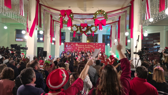 Cânticos de Natal na Praça do Peixe. Veja o vídeo.
