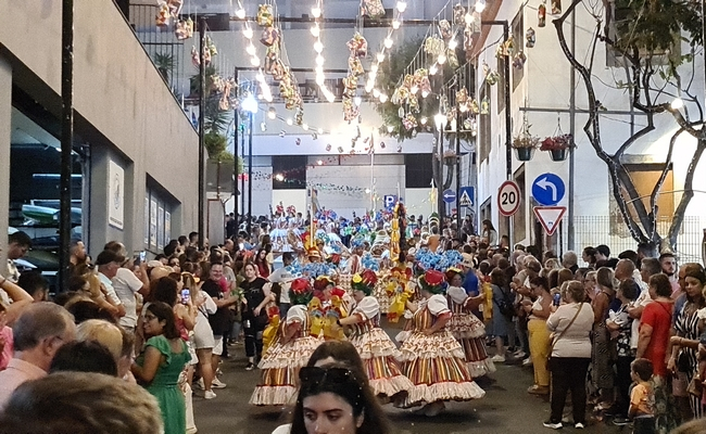 Marchas de São Pedro atraíram centenas de pessoas. Veja o desfile.