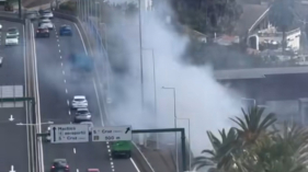 Carro em chamas, em Santa Cruz