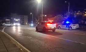 Colis&atilde;o entre duas viaturas na sa&iacute;da da via r&aacute;pida no Cani&ccedil;o