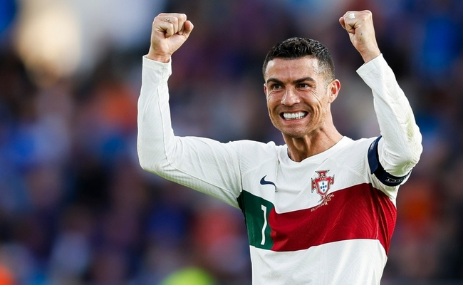 Ronaldo marca golo 200 e garante vitória de Portugal