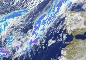 Aviso amarelo para chuva e ondula&ccedil;&atilde;o forte