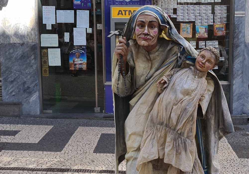 Estátuas que mexem. Espreite o vídeo do "Madeira Street Arts Festival".