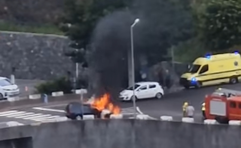 Vídeo mostra carro a arder na Ponta do Sol (com vídeo)