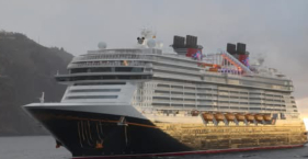 Navio Disney Destiny despede-se com m&uacute;sica da Disney (com video)