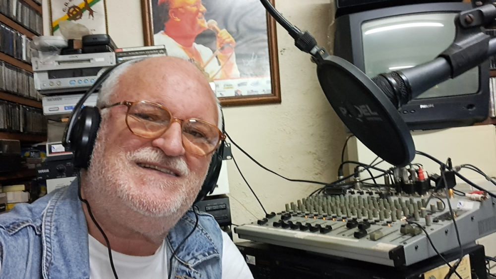 João Luís Mendonça: cantor, compositor e locutor há 32 anos