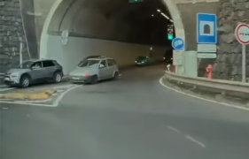 Ultrapassagem perigosa a sa&iacute;da de t&uacute;nel (com v&iacute;deo)