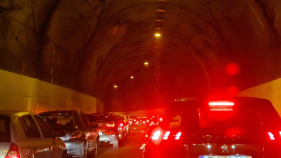 Tr&aacute;fego intenso na Via R&aacute;pida