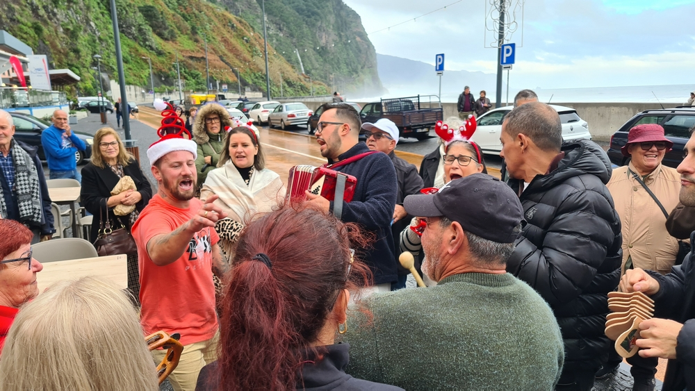 "Olha o polícia sinaleiro" animou São Vicente (com vídeo)