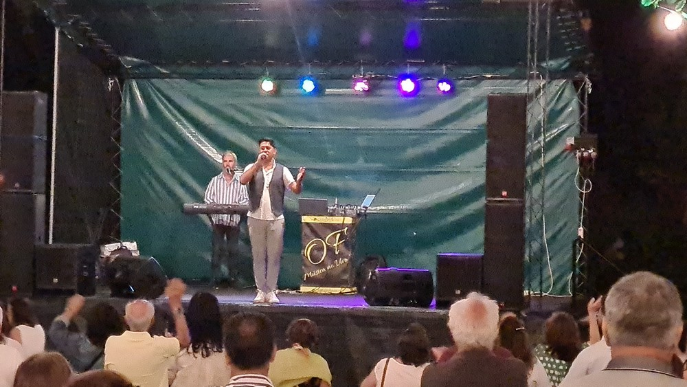 Márcio Amaro canta "Isto é que é vida", no Caniço (com vídeo)