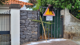 Cenário de &quot;bruxaria&quot; na porta da Canavieira (com vídeo)