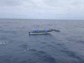Marinha resgata quatro tripulantes e apreende embarca&ccedil;&atilde;o no norte da Madeira