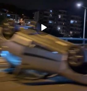 V&iacute;deo mostra viatura capotada no Garajau