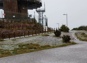 J&aacute; cai neve no Pico do Areeiro