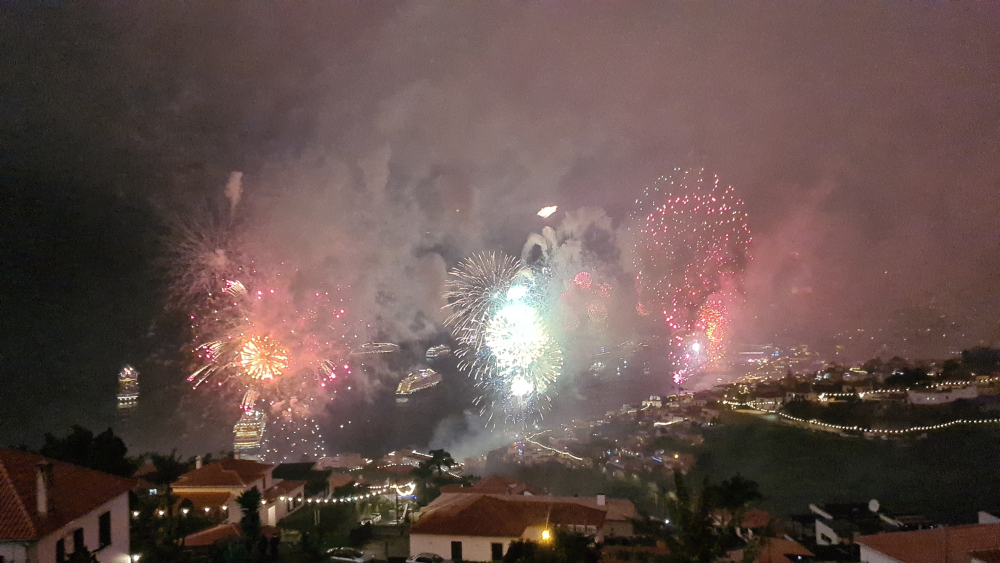 Forte girândola faz "tremer" o Funchal (com video)