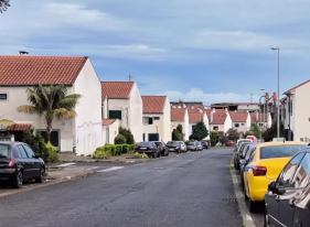 PSP deteve 5 pessoas, apreendeu carros e droga, na Camacha