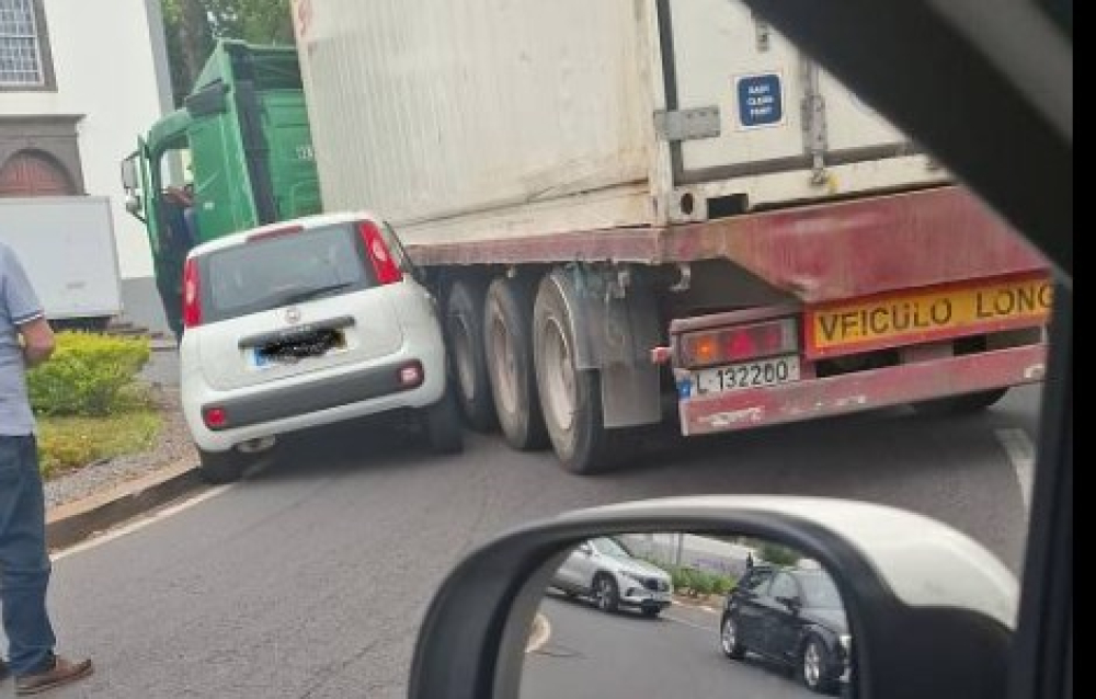 Acidente na Rotunda de São Martinho