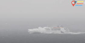 Navio Lobo Marinho enfrenta "ondas grandes" (com v&iacute;deo)