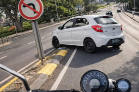 Manobra perigosa ignora sinaliza&ccedil;&atilde;o (com v&iacute;deo)
