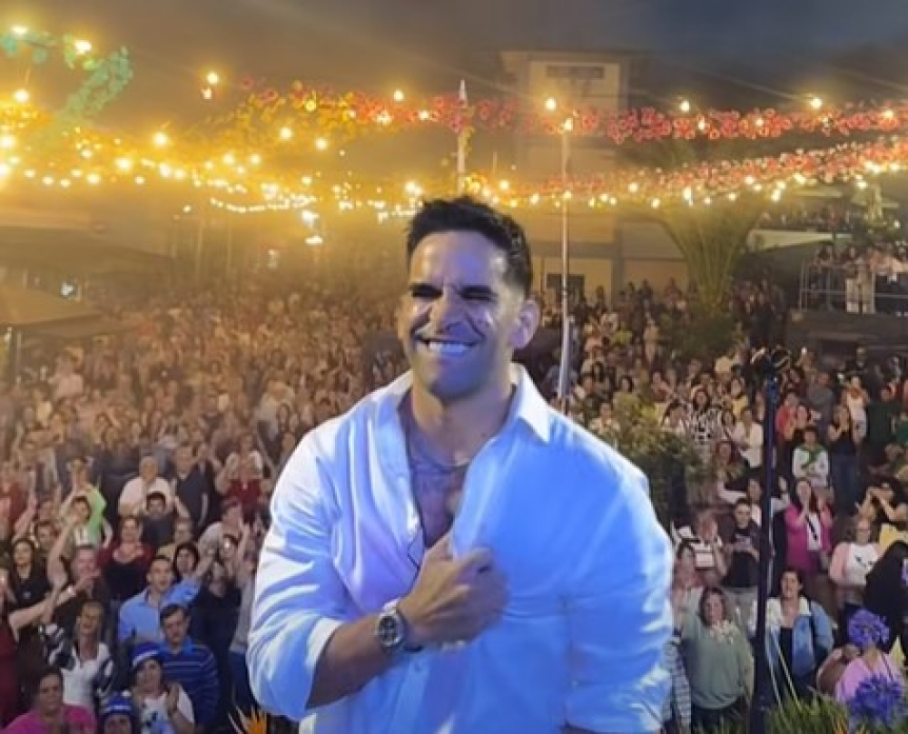 Miro Freitas leva milhares à Festa da Cereja no Jardim da Serra (com vídeo)