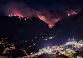 Chamas "invadem" Curral das Freiras