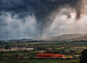 Tornado no Porto Santo provoca 25 ocorr&ecirc;ncias (com v&iacute;deo)